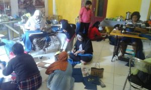 peserta sibuk resize